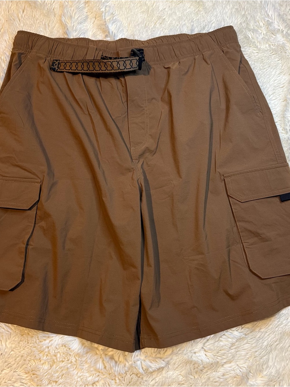 Nike men’s size XL SB Brown Cargo Shorts with Webbing Belt no liner 11” inseam